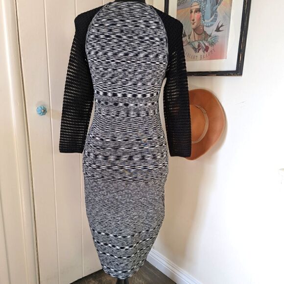 Trina Turk Fitted Knit Jersey Dress S Boho Chic Rebel Punk Edgy Soft Goth - Picture 8 of 11